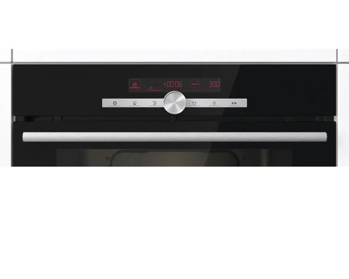 Vestavná trouba s ovládacím panelem a rukojetí