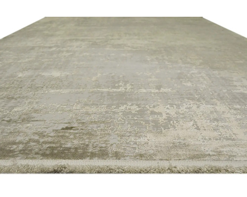 Koberec s abstraktním vzorem