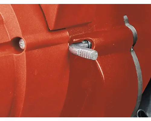 Detail upevnění na stavebním zařízení