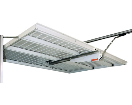 Detailní pohled na markýzu pod střechu s motorem