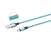 USB-C kabel s opleteným textilním pláštěm a USB-A konektorem