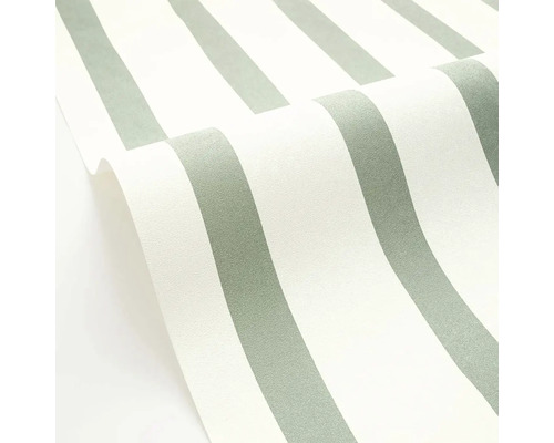 Tapeta s proužkovaným vzorem