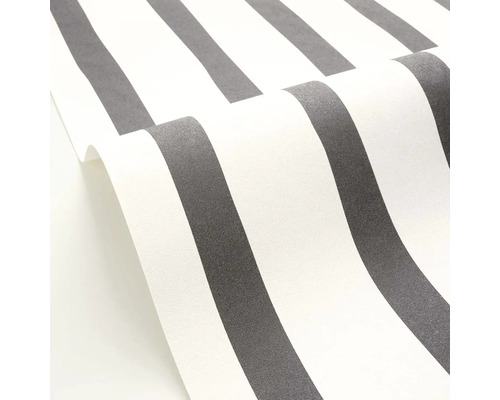 Role tapety s proužkovaným vzorem