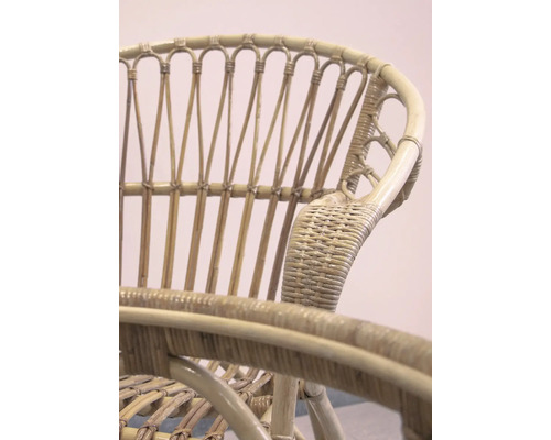 Detail ratanového křesla