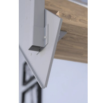 Detail nábytku s upevňovacími prvky