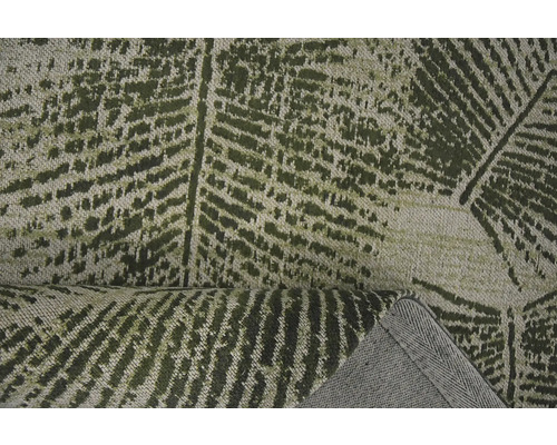 Koberec se vzorem listů