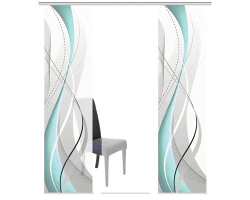 Posuvný závěs s vlnovým vzorem a židlí