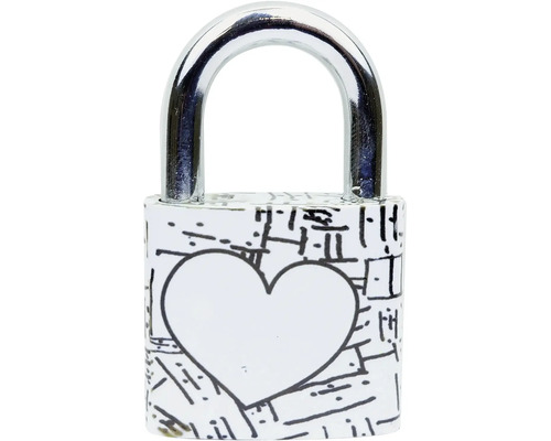 Visací zámek s motivem srdce pro větší bezpečnost