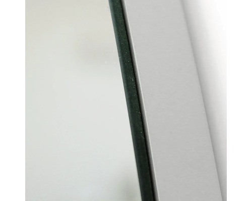 Detail skleněné tabule s hranou