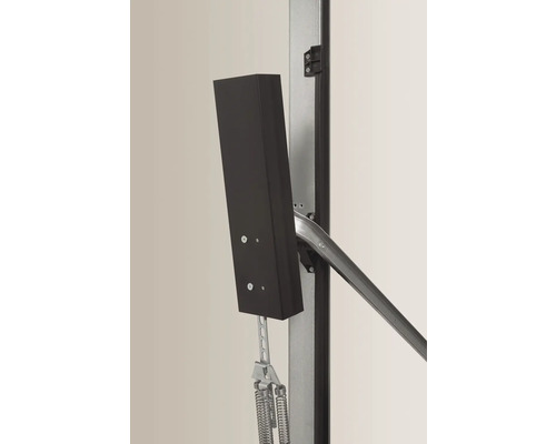 Detail pružiny garážových vrat