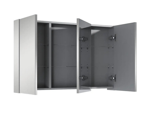 Otevřená zrcadlová skříňka s policemi