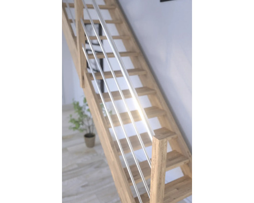 Dřevěné schodiště se sloupky zábradlí