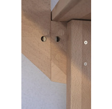 Detail dřevěné konstrukce schodiště se šrouby