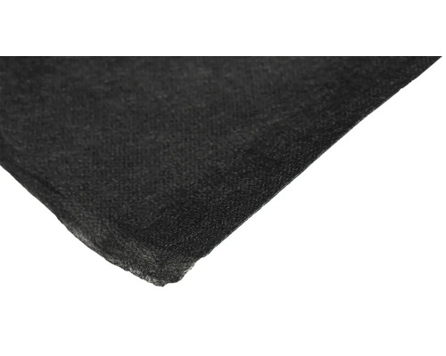 Černá textilie proti plevelu