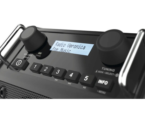 Detailní záběr černého rádia s tlačítky a displejem