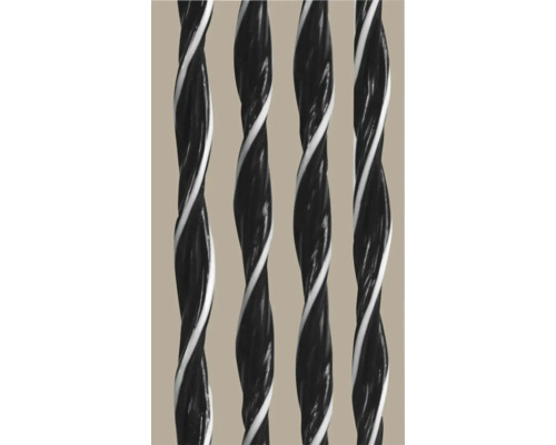 Čtyři zatočené lékořicové tyčinky