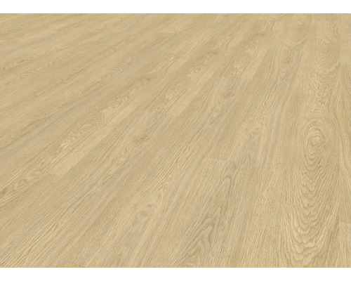 Položená světlá laminátová podlaha s dřevěným vzhledem