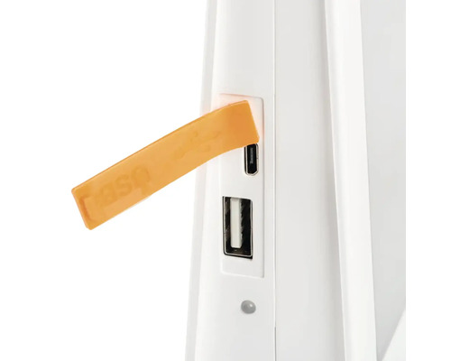 Detail zařízení s porty USB a USB-C.