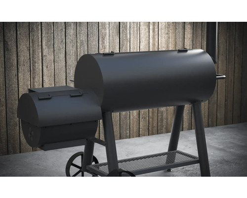 Černý udírnový gril pro venkovní použití
