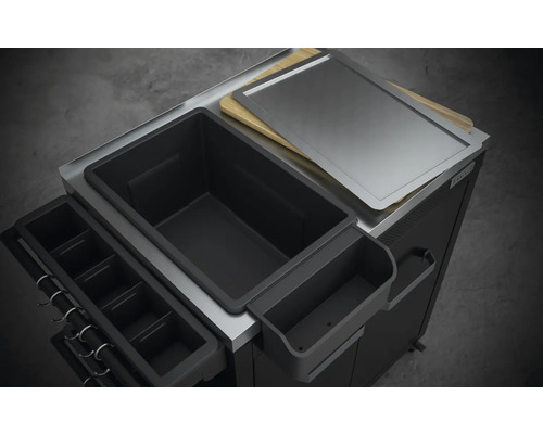 Grilovací vozík s prkénkem na krájení, nerezovou deskou, úložným boxem a lištou s háčky