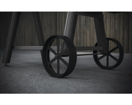 Detailní záběr kol grilovacího vozíku pro snadnou přepravu