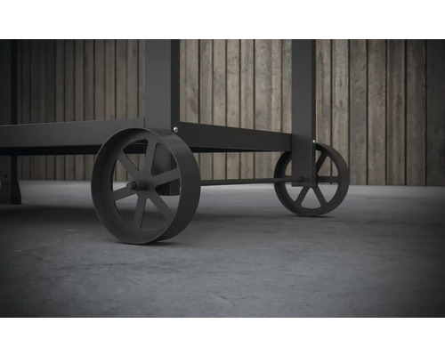 Detailní záběr podvozku grilu s kolečky