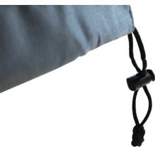 Detailní pohled na kryt se stahovací šňůrkou