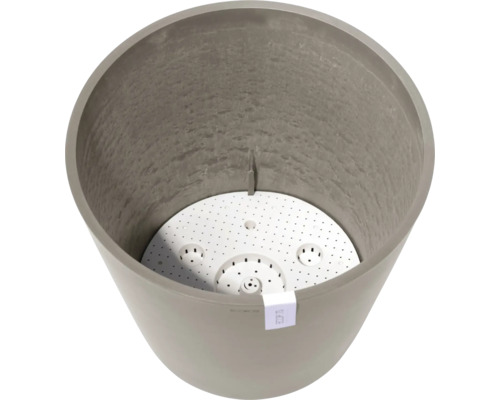 Vnitřní pohled na květináč se zavlažovací vložkou