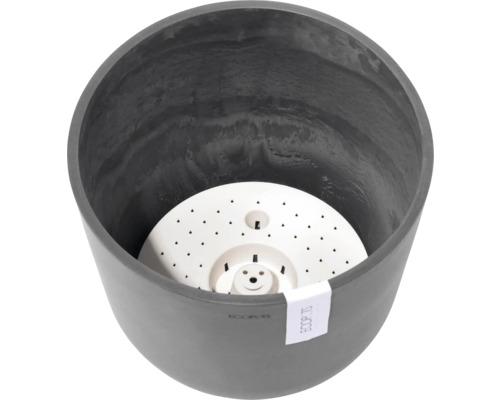 Šedý květináč se zavlažovacím systémem