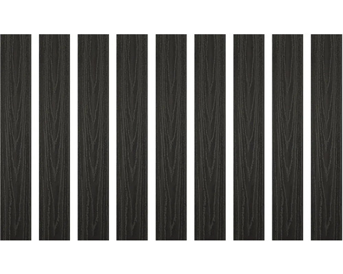 Několik tmavých prvků pro ochranu soukromí s dřevěnou strukturou