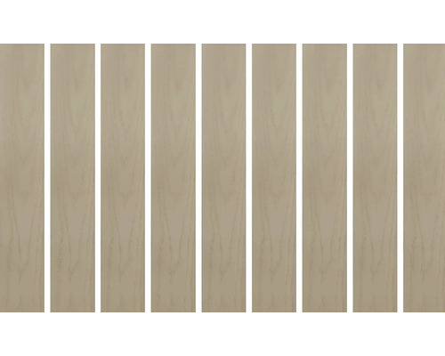 Několik světlých dřevěných panelů vedle sebe pro obklady stěn nebo stropů.