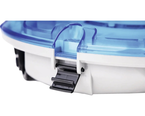 Detailní pohled na box na nářadí s modrým víkem a černým uzávěrem