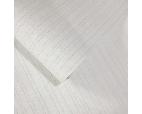 Role tapety s jemnou proužkovou strukturou