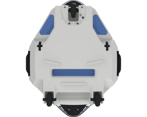 Pohled zespodu na zařízení s kolečky a držadly.