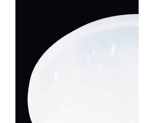 Stropní svítidlo s efektem hvězdné oblohy