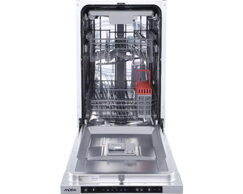 Otevřená myčka s koši na nádobí