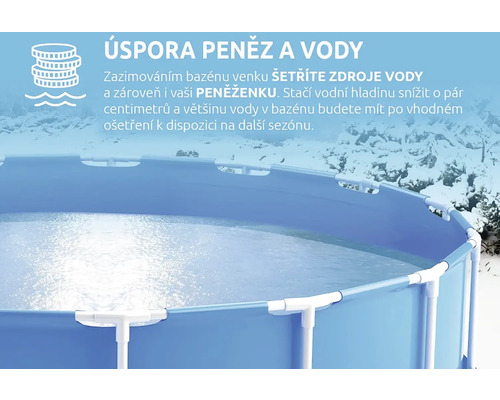 Bazén v zimním prostředí s textem o úspoře vody a peněz.