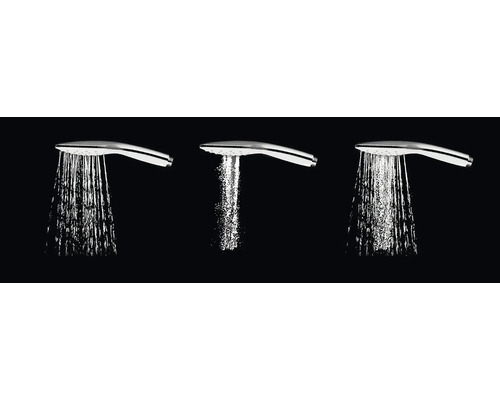 Tři ruční sprchy s různými druhy proudu v provozu