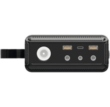 Černá napájecí stanice s USB porty