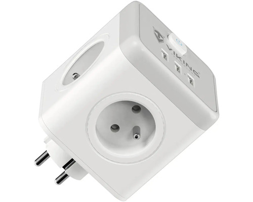 Bílá napájecí kostka s více zásuvkami a porty USB.