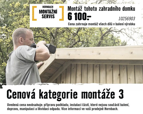 Montáž zahradního domku Hornbach. Řemeslník montuje dřevěný zahradní domek.