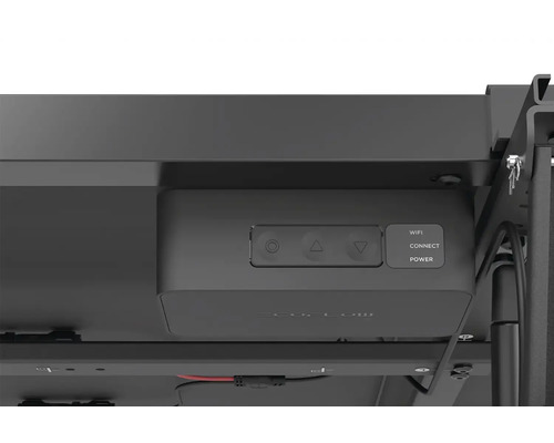 Detail ovládacích prvků a přípojek stolu.