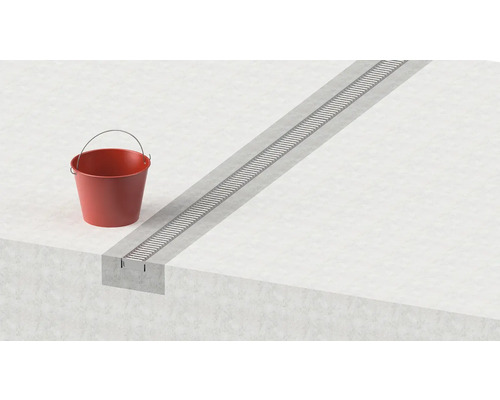 Betonová podlaha s odvodňovacím žlabem a kbelíkem