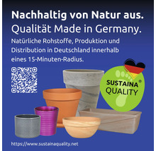 Různé květináče s nápisem Udržitelné od přírody Kvalita Made in Germany a pečetí Sustaina Quality
