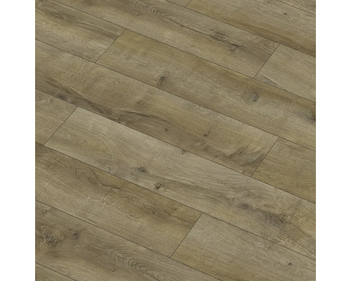 Položená laminátová podlaha se vzhledem dřeva