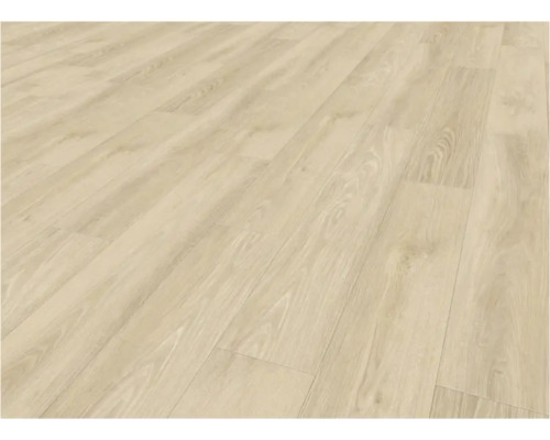 Položená světlá laminátová podlaha s dřevěným vzhledem