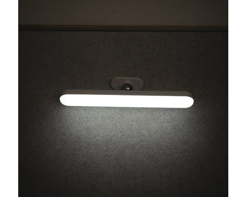 Svítící LED nástěnné svítidlo