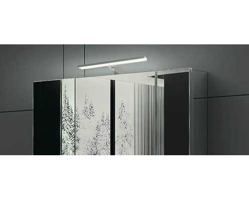 Zrcadlová skříňka s osvětlením a motivem stromu do koupelny