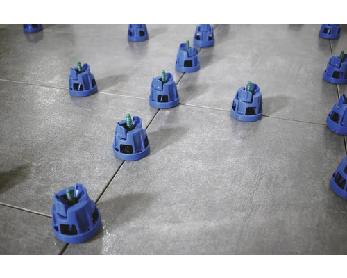 Nivelační systém dlaždic na dlaždicové podlaze