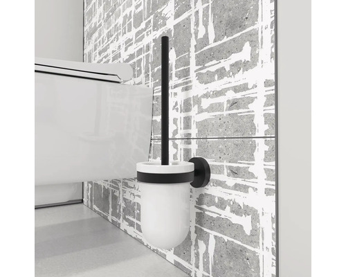 Nástěnná WC štětka se zásobníkem a kartáčem v koupelně